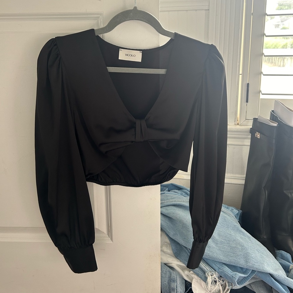 Vicolo Silk Cropped Long Sleeve